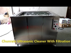 Equipamento de limpeza por ultra-som industrial de eliminação de ferrugem de tubos de cobre.